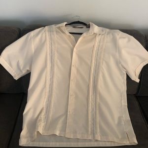 Light yellow men’s shirt